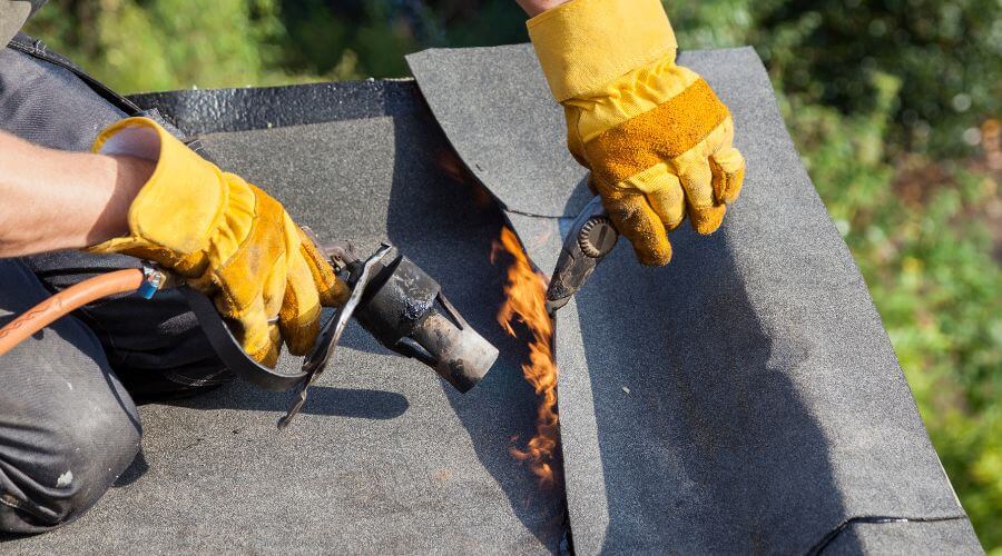 Professional gutter cleaning in Bowling Green, OH